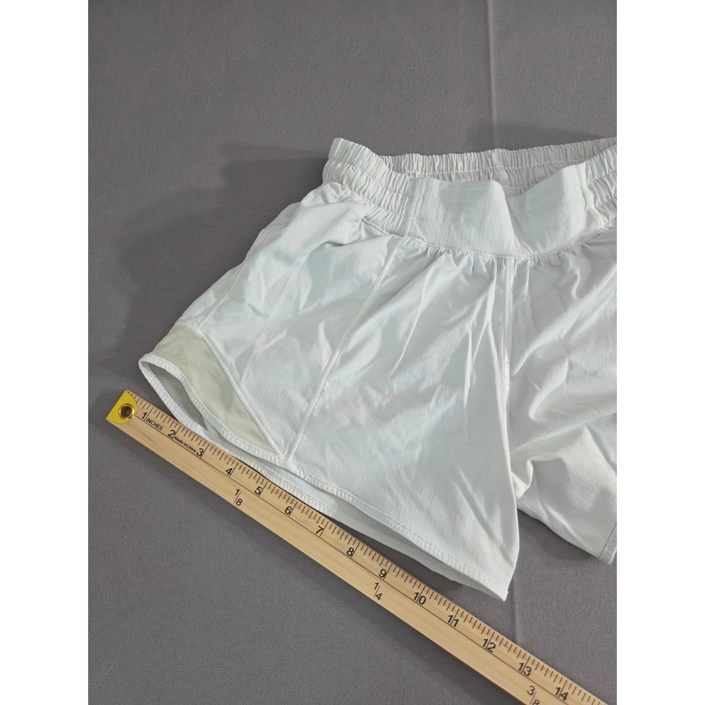 Lululemon Shorts Womens 4 White Lined Stretch Loose Running Active Gym Vented - Picture 8 of 8